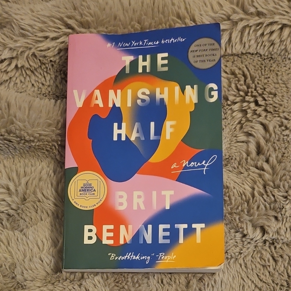 The Vanishing Half by - Multicolor Cover